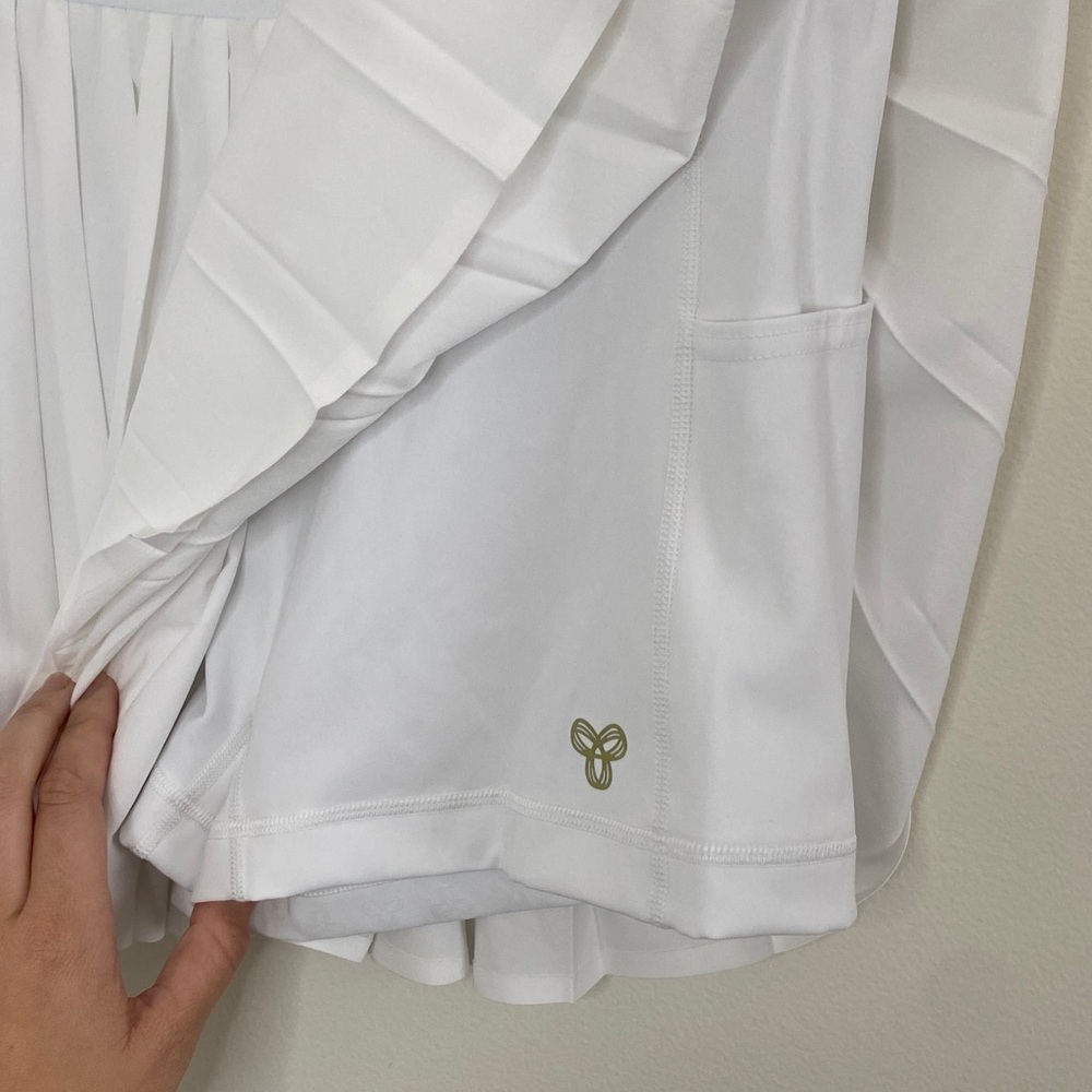 Aritzia Golden Movetech™ Tennis Pro Mini Skirt White Size Medium - Picture 5 of 9